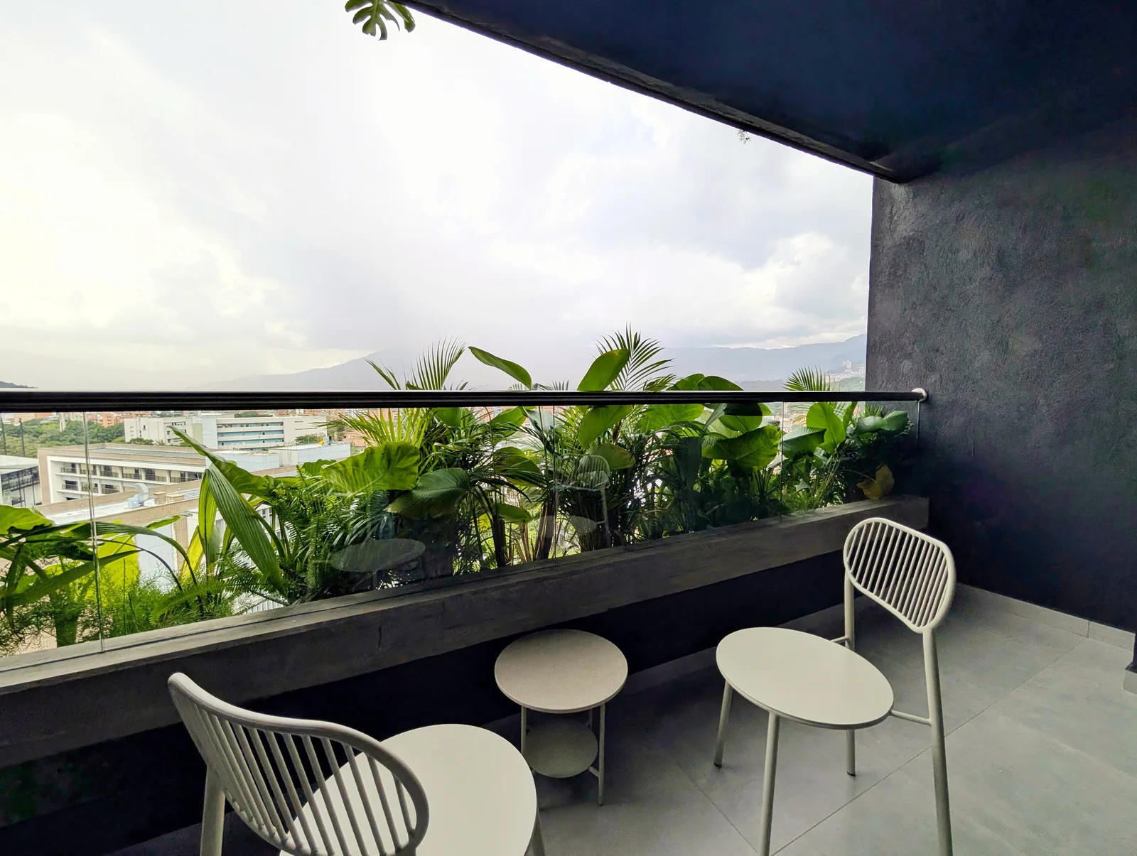 Detalle de diseño interior en Laureles Selection Suites